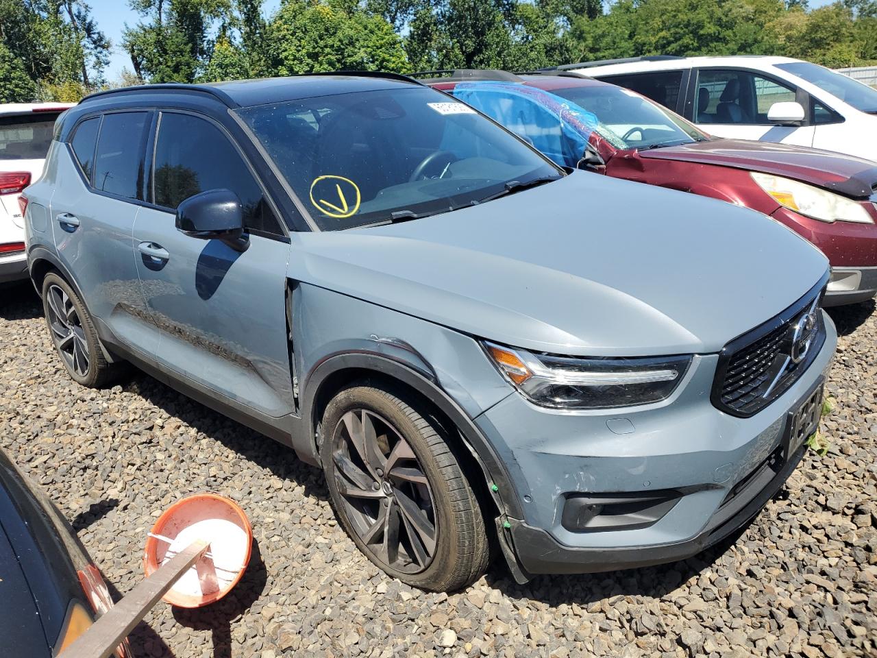 VOLVO XC40 T5 R-DESIGN