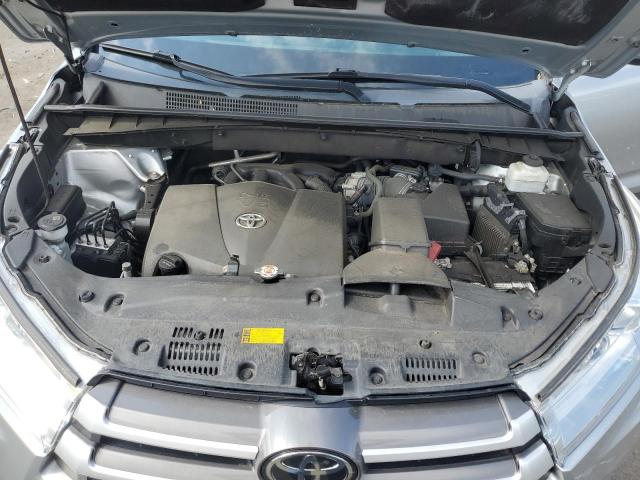 2019 TOYOTA HIGHLANDER SE - 5TDJZRFH6KS568491