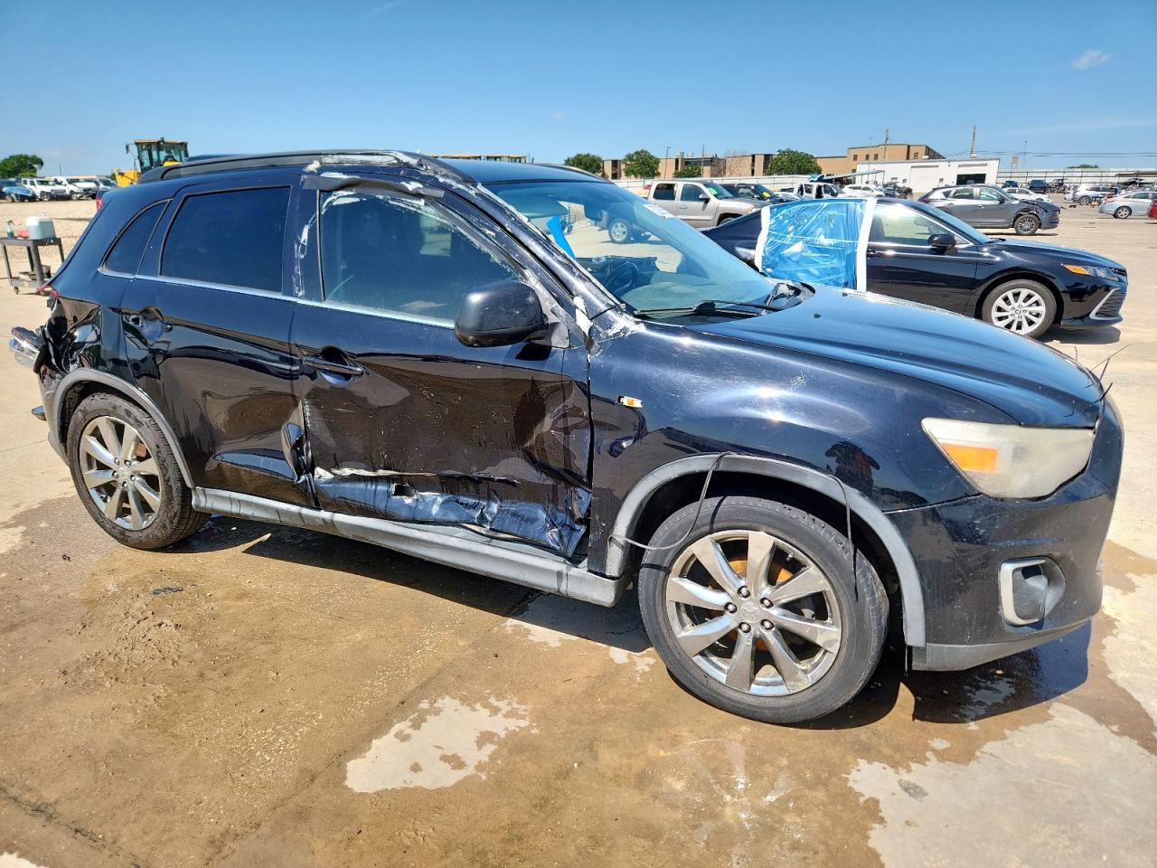 MITSUBISHI OUTLANDER LE