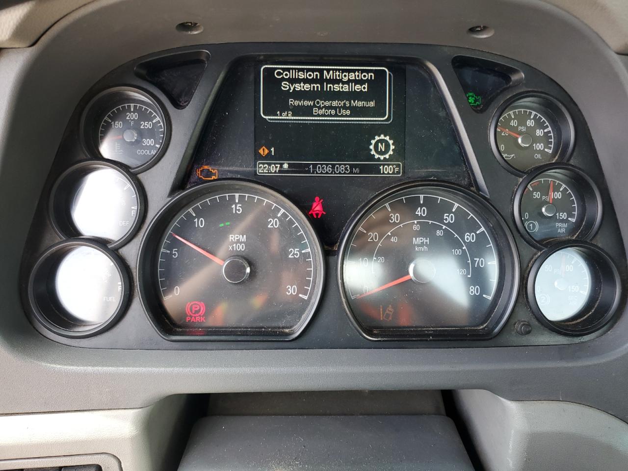 Lot #3284637340 2016 PETERBILT 579