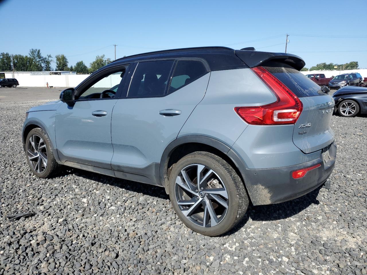 VOLVO XC40 T5 R-DESIGN