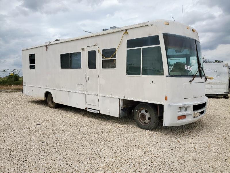 WINOVAGO MOTORHOME 1999 white  Gasoline 1GBLP37J7W3316791 photo #1