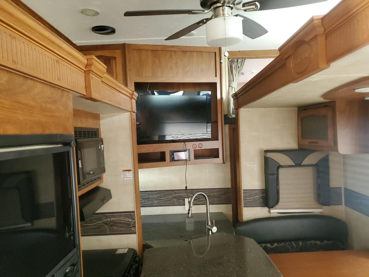 Lot #3226987885 2011 KEYSTONE RAPTOR 3812TS