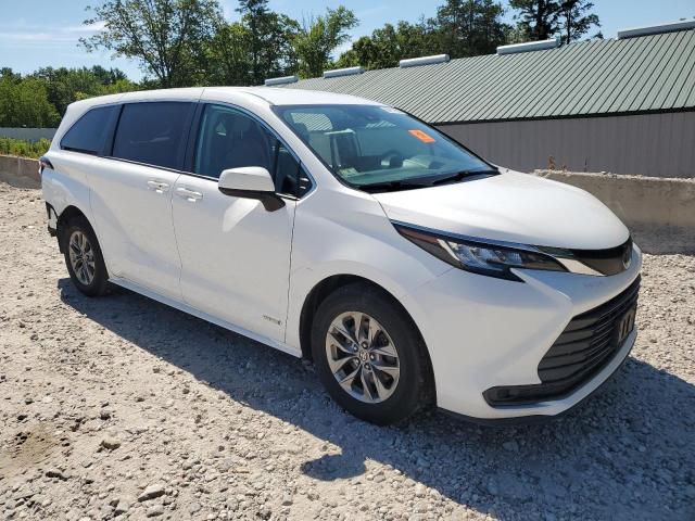 2021 TOYOTA SIENNA LE 5TDKRKEC2MS027930