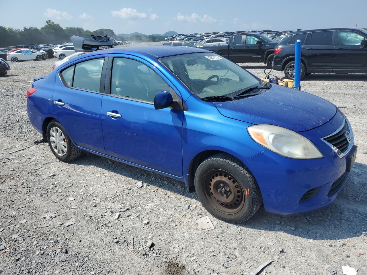 NISSAN VERSA S