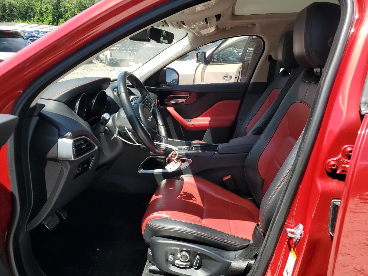 JAGUAR F-PACE R - SPORT