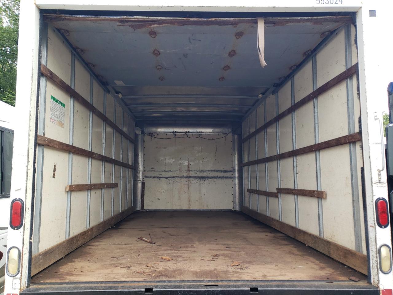 Lot #3297956783 2005 GMC SAVANA CUT