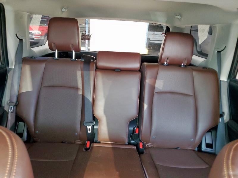 2018 TOYOTA 4RUNNER SR JTEBU5JR8J5555365