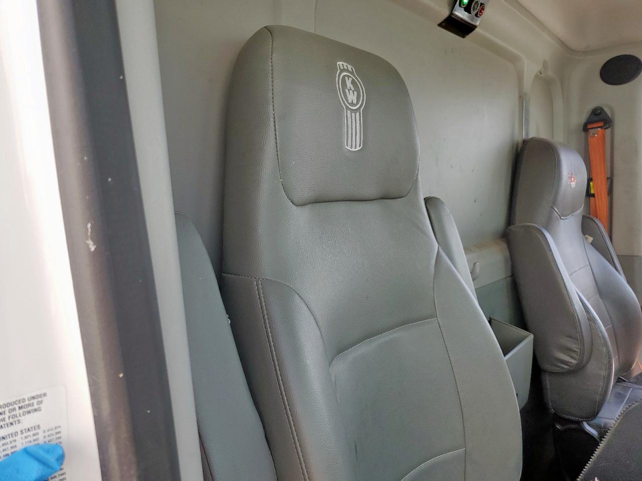 Lot #3285598336 2017 KENWORTH T680