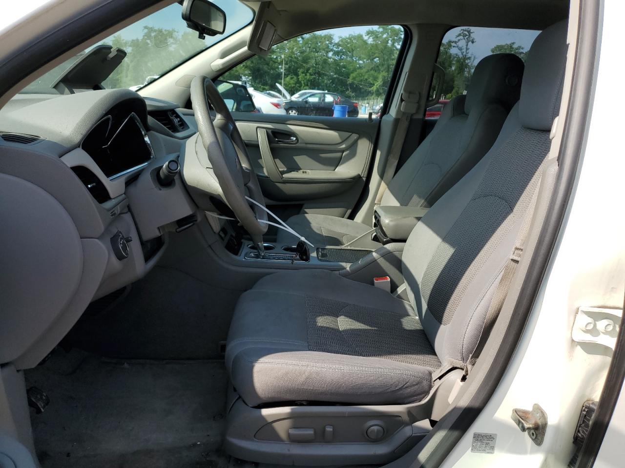 CHEVROLET TRAVERSE LS