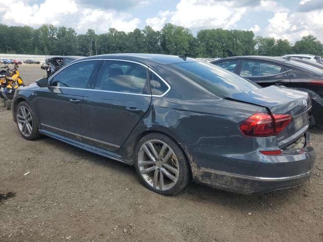 2017 VOLKSWAGEN PASSAT R-L 1VWDT7A33HC021734
