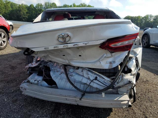 2018 TOYOTA CAMRY L 4T1B11HK8JU116067