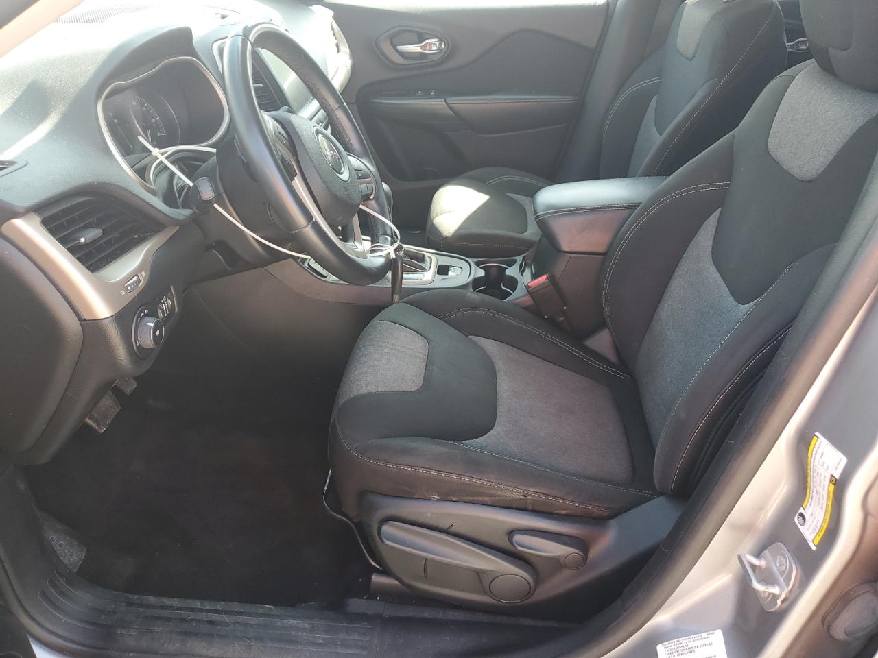 JEEP GRAND CHEROKEE LATITUDE