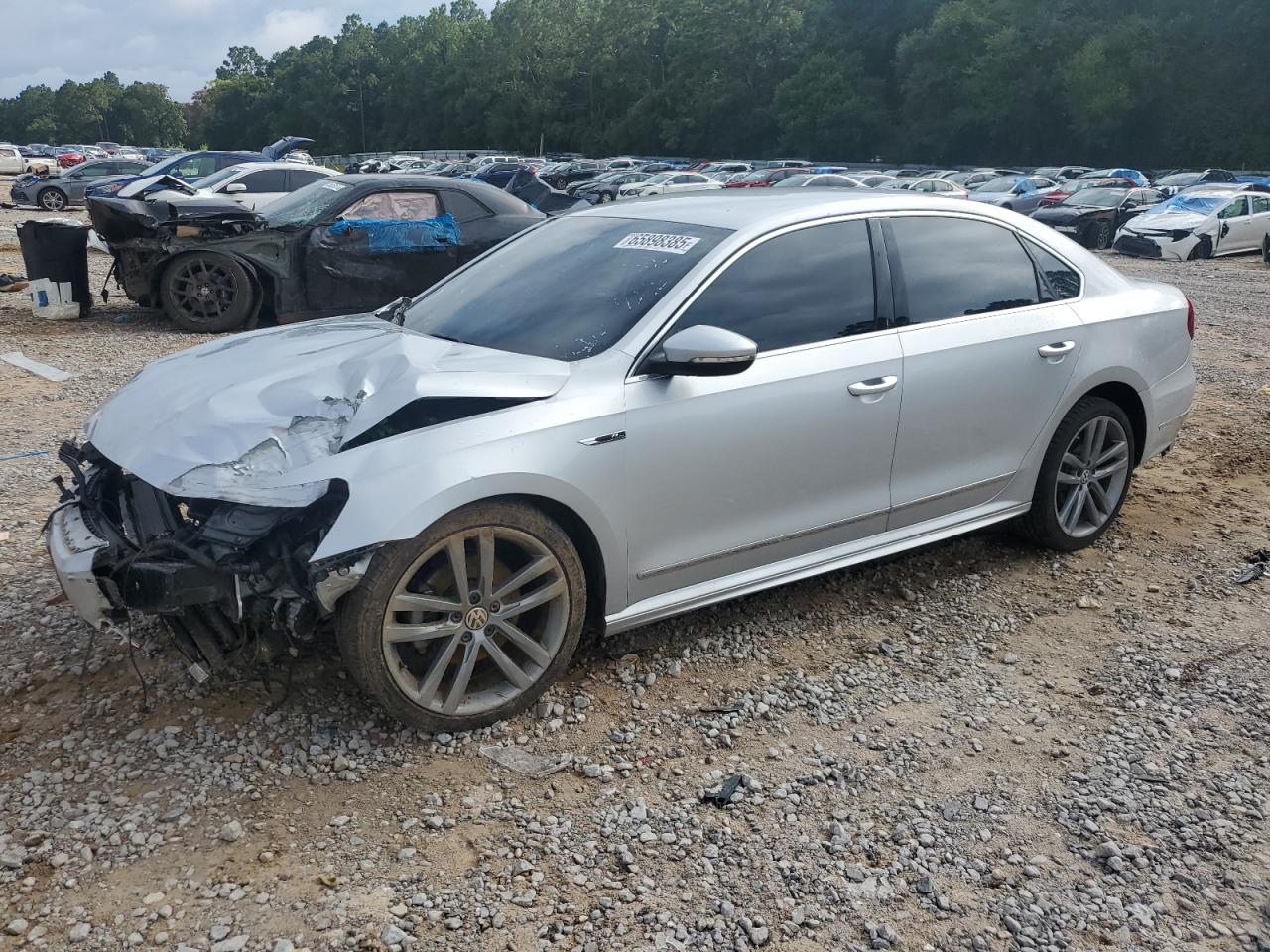VOLKSWAGEN PASSAT R-LINE