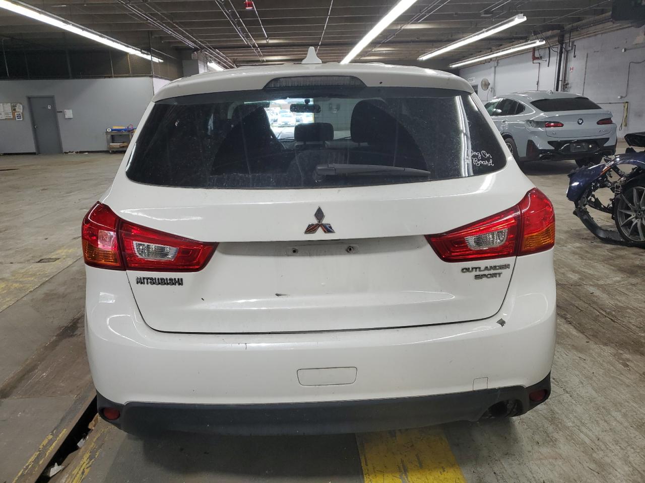 MITSUBISHI OUTLANDER ES