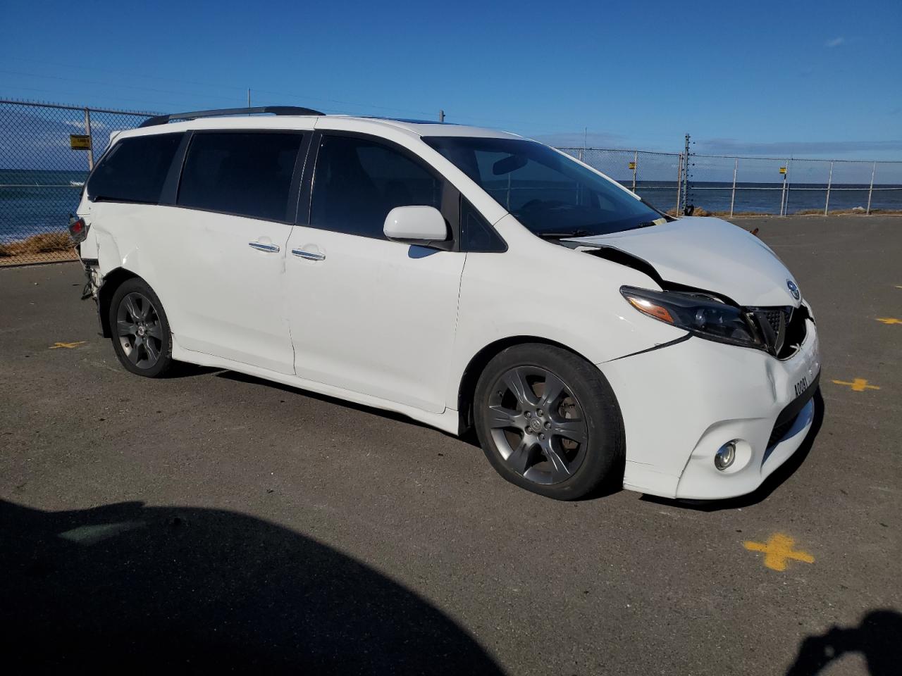 TOYOTA SIENNA SE