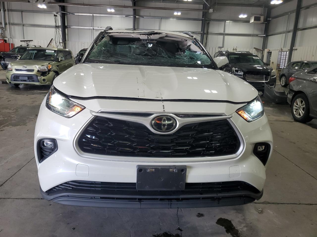 TOYOTA HIGHLANDER XLE