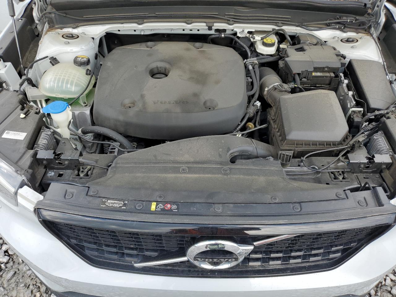 VOLVO XC40 T5 R-DESIGN