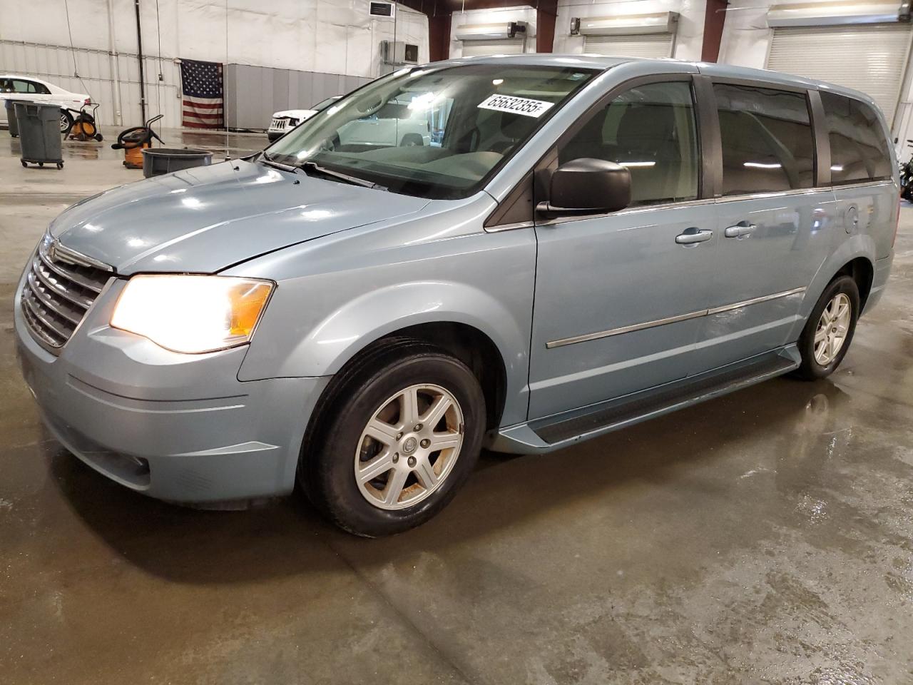 CHRYSLER TOWN & COUNTRY LX