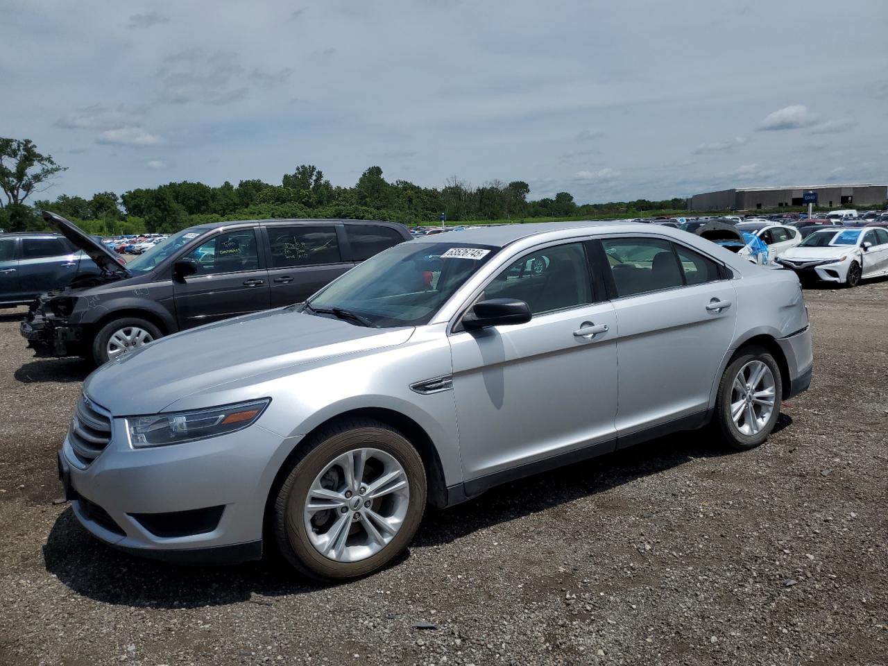 FORD TAURUS SE
