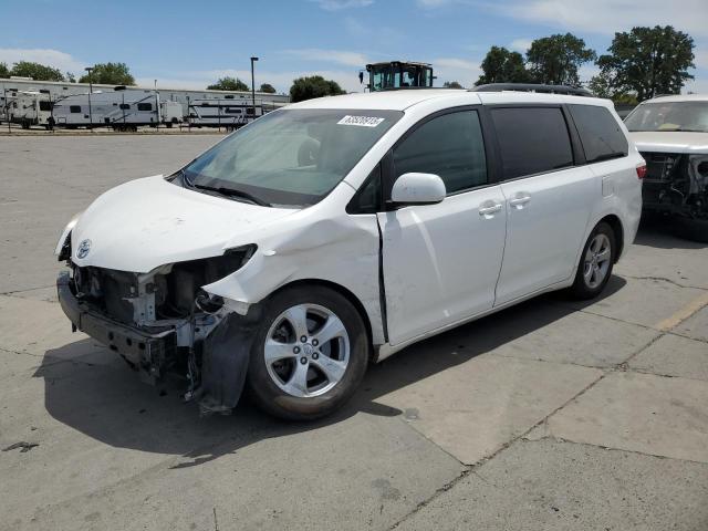 TOYOTA SIENNA LE