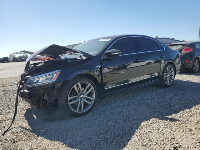 2017 VOLKSWAGEN PASSAT R-L 1VWDT7A32HC044017