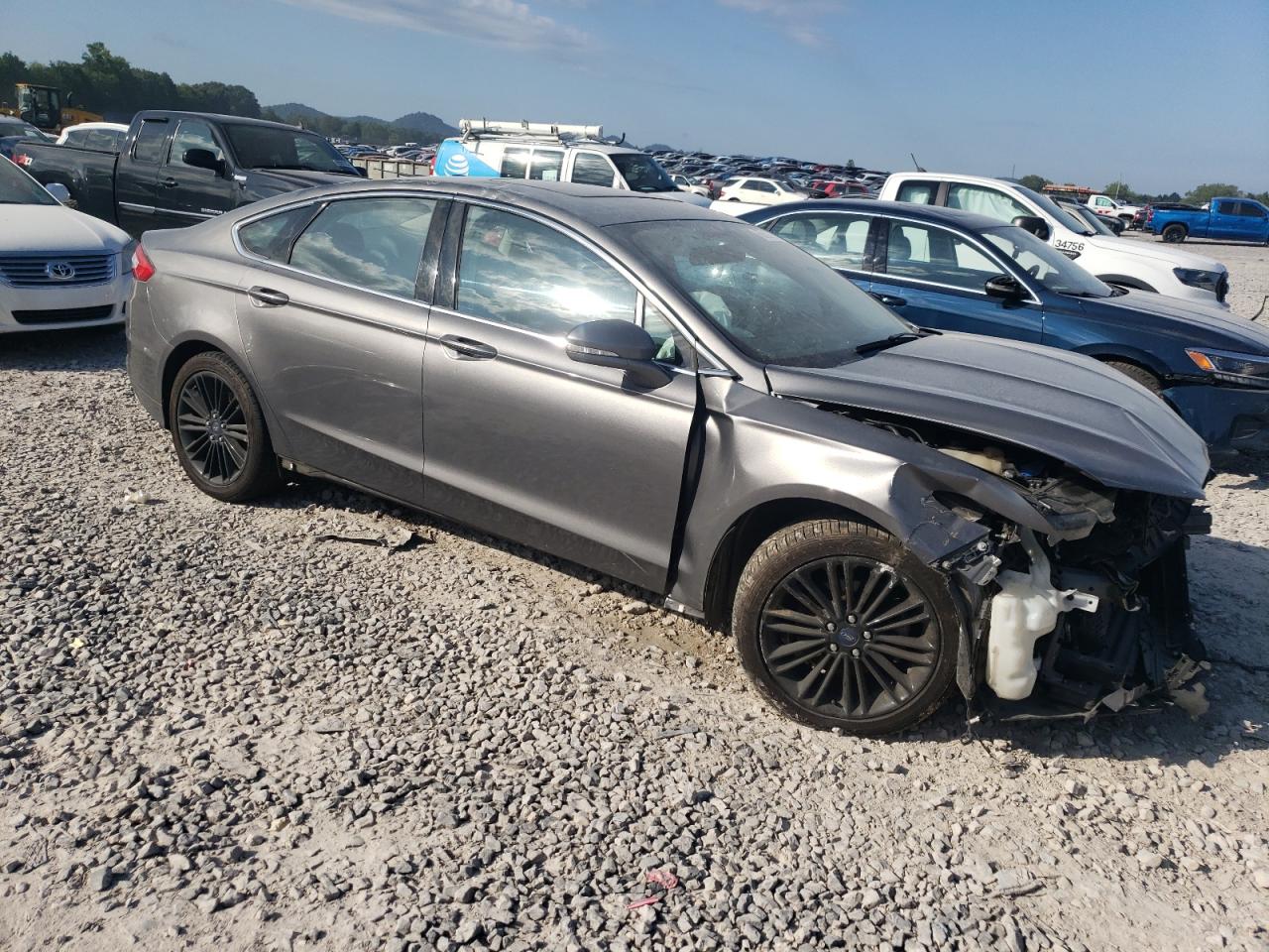 FORD FUSION SE