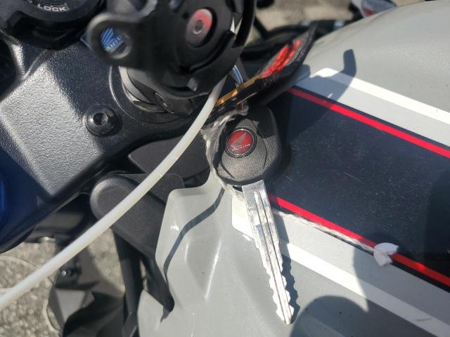 2025 HONDA CBR600 RR JH2PC40H5SK200051