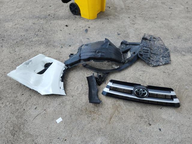 2019 TOYOTA HIGHLANDER LE 5TDZARFH2KS056978