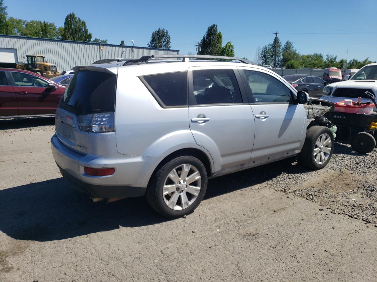 MITSUBISHI OUTLANDER SE