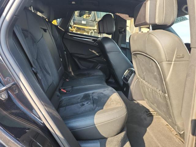 2018 PORSCHE MACAN WP1AA2A50JLB17521