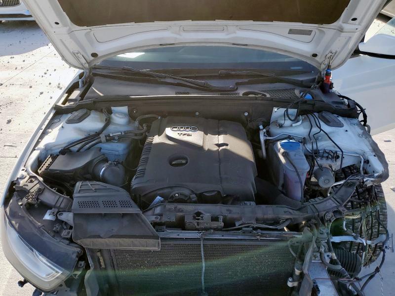 2015 AUDI A4 PREMIUM WAUFFAFLXFN018112