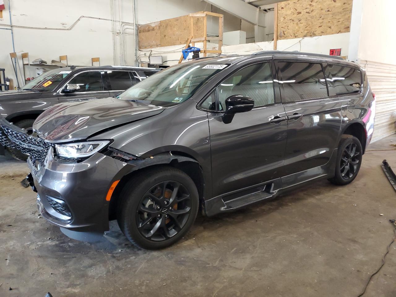 CHRYSLER PACIFICA LIMITED