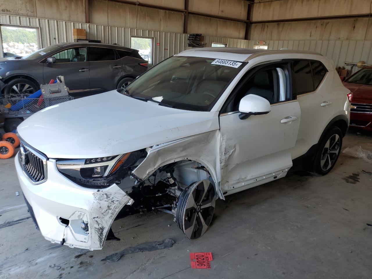 VOLVO XC40 PLUS