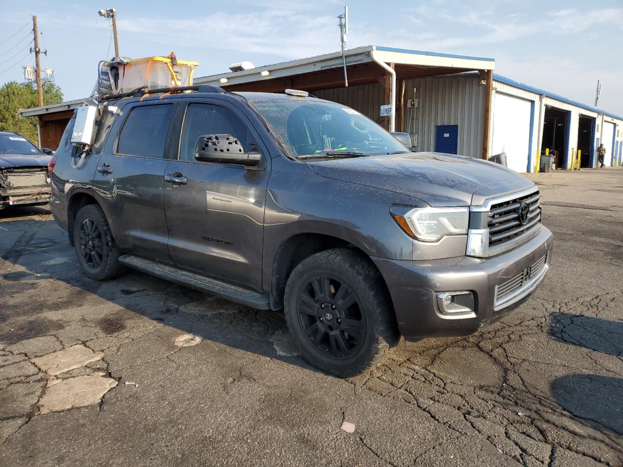 TOYOTA SEQUOIA SR5