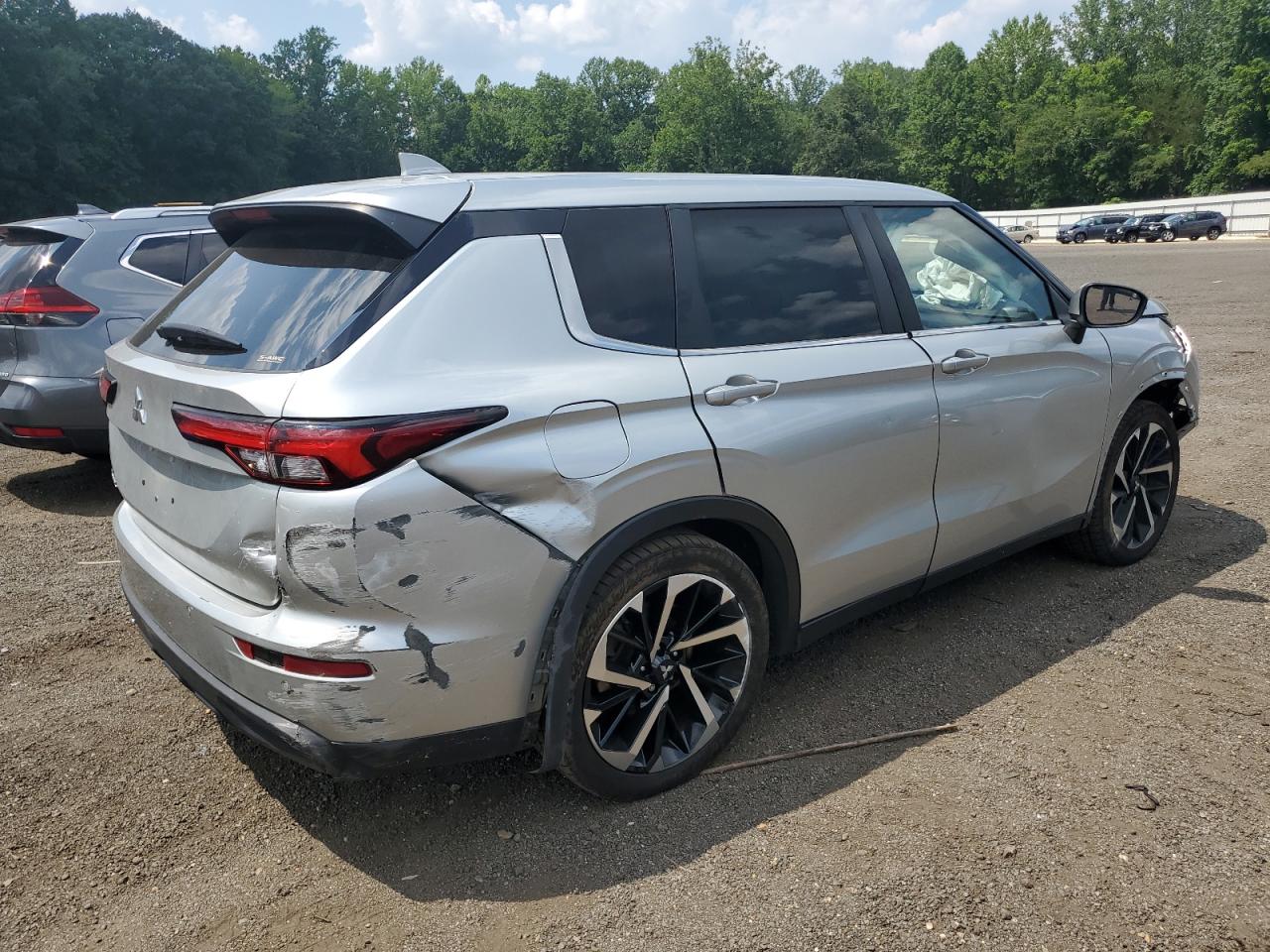 MITSUBISHI OUTLANDER ES