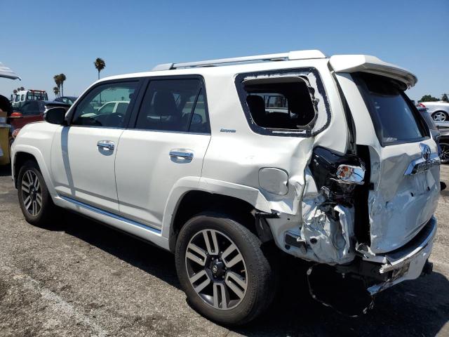 2018 TOYOTA 4RUNNER SR JTEBU5JR8J5588155