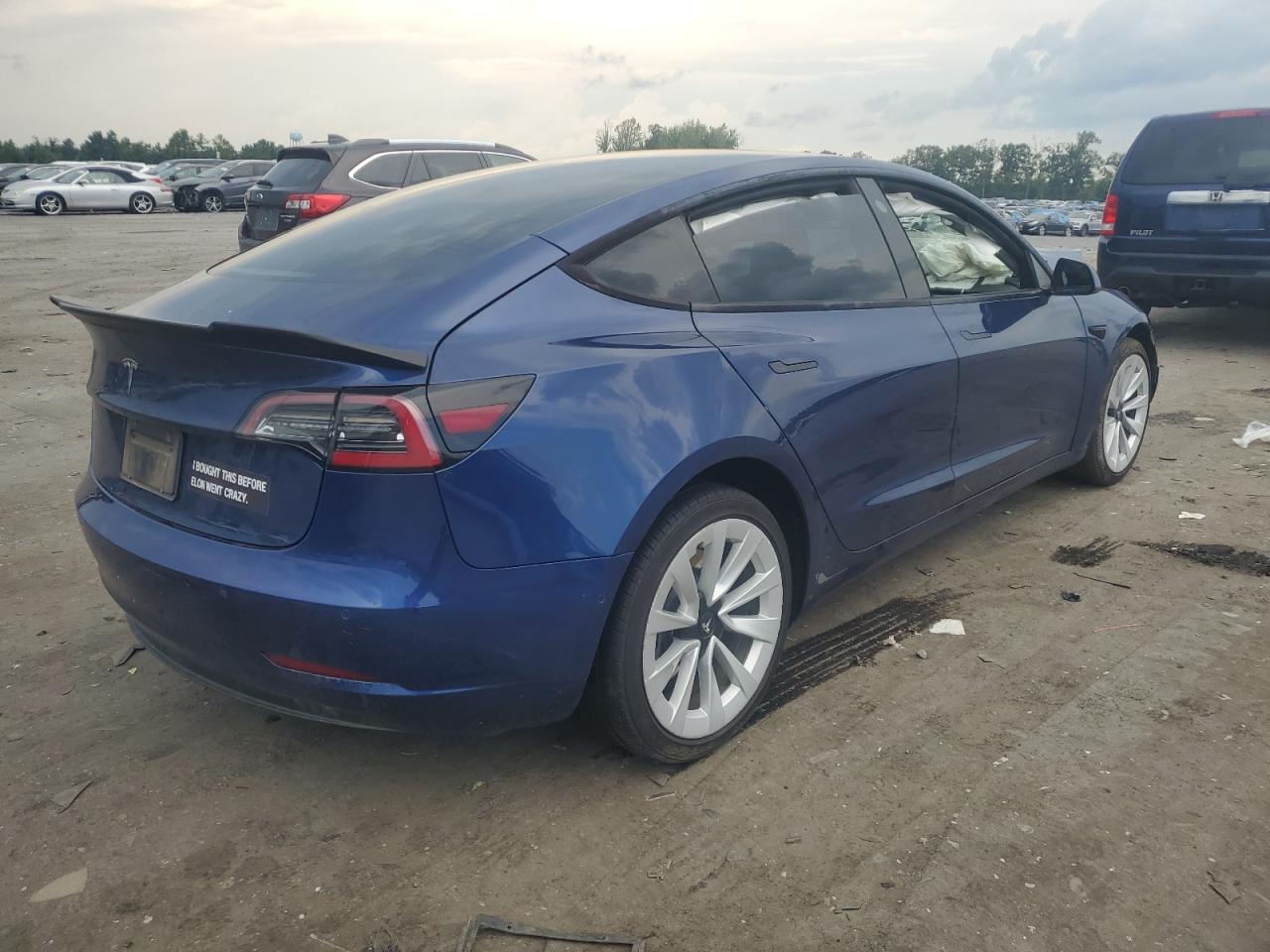 TESLA MODEL 3