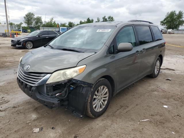 TOYOTA SIENNA XLE