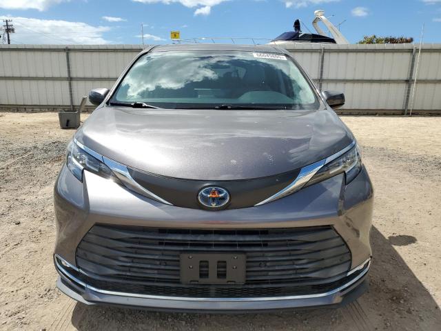 2021 TOYOTA SIENNA XLE 5TDYRKEC6MS043414