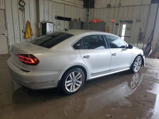 2017 VOLKSWAGEN PASSAT SEL - 1VWCT7A32HC039136