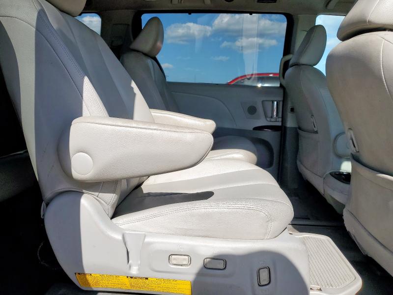 2011 TOYOTA SIENNA XLE - 5TDYK3DCXBS039813