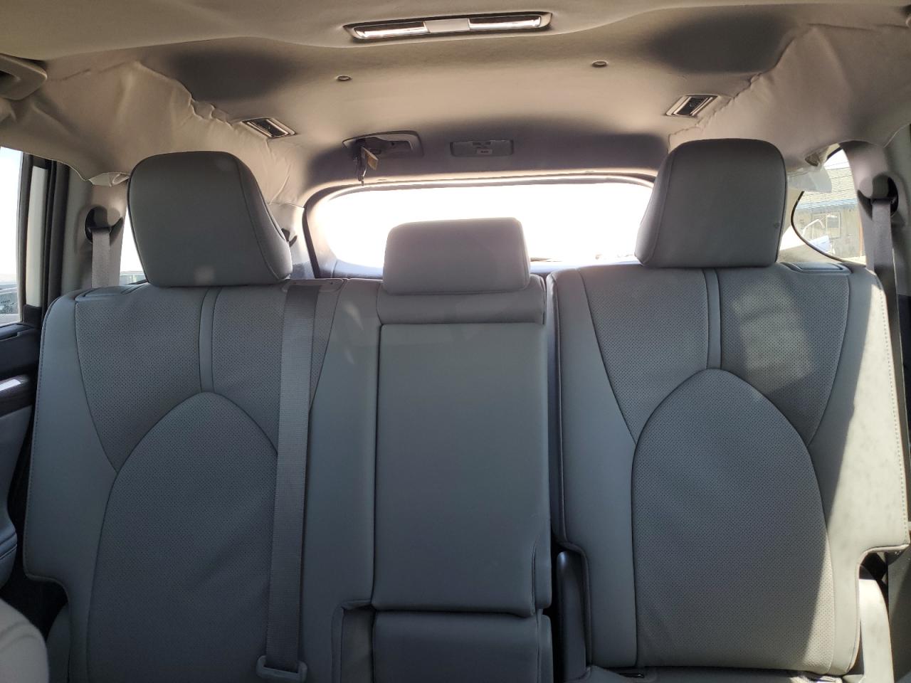 TOYOTA HIGHLANDER LIMITED