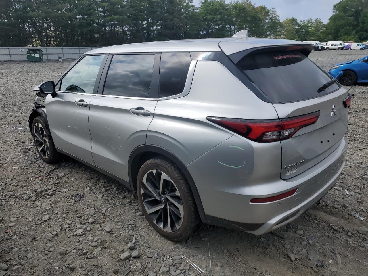 MITSUBISHI OUTLANDER SE