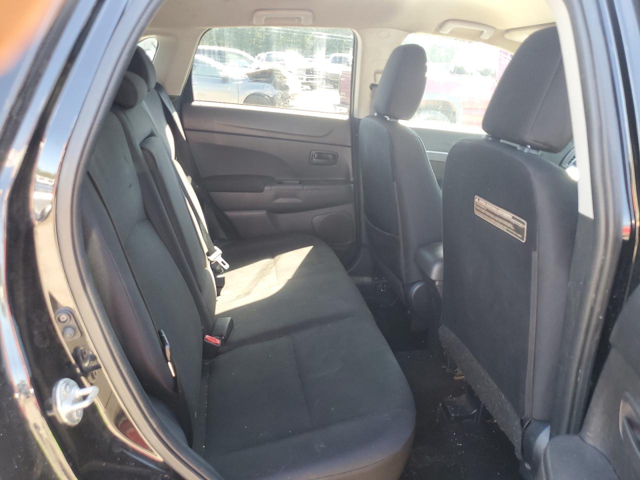 MITSUBISHI OUTLANDER ES