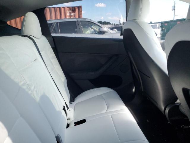 2024 TESLA MODEL Y 7SAYGDEE2RA289049