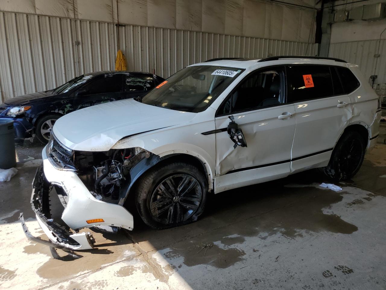 VOLKSWAGEN TIGUAN SE R-LINE BLACK