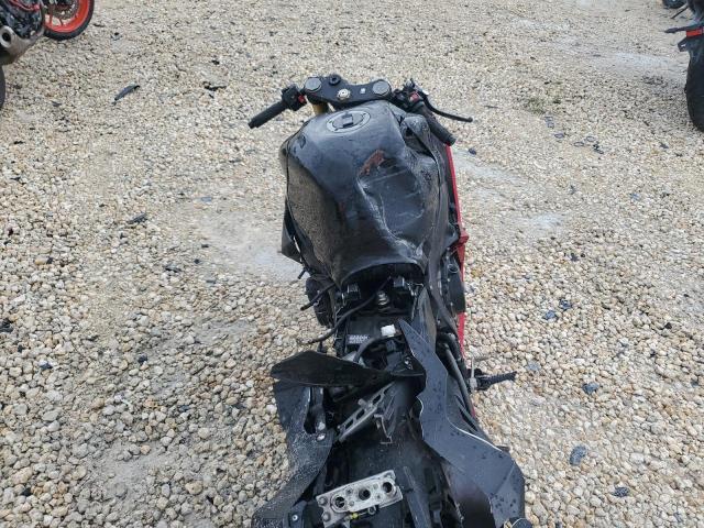 2011 SUZUKI GSX-R600 JS1GN7FA7B2100302