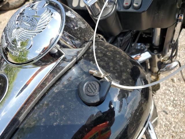 2011 HARLEY-DAVIDSON FLHX 1HD1KBM1XBB659660