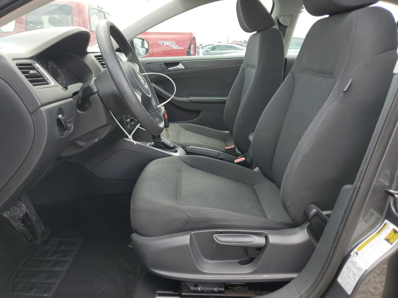 VOLKSWAGEN JETTA BASE